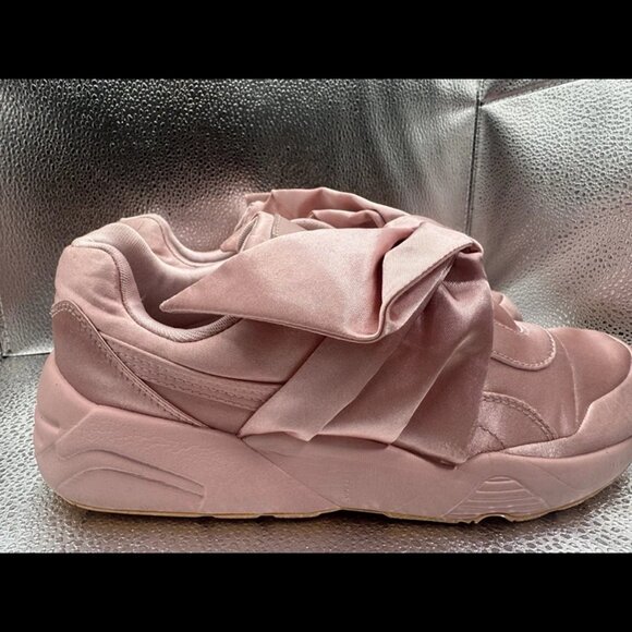 Size 7.5 - PUMA Fenty x Bow Pink W Rihanna Sneakers - Picture 2 of 10